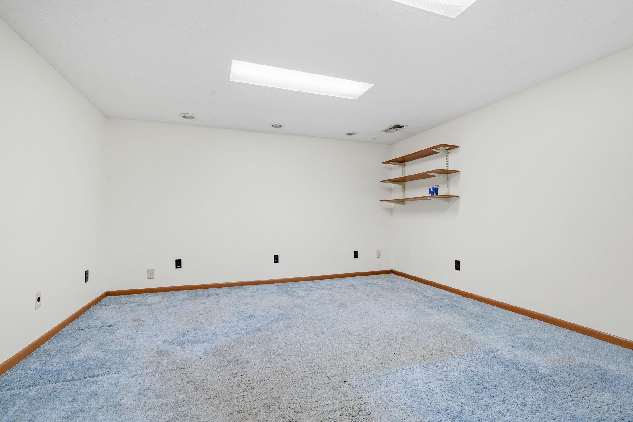 1381 Balsam Street E