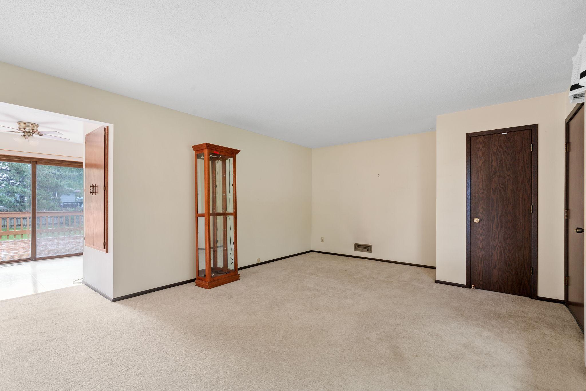 1381 Balsam Street E