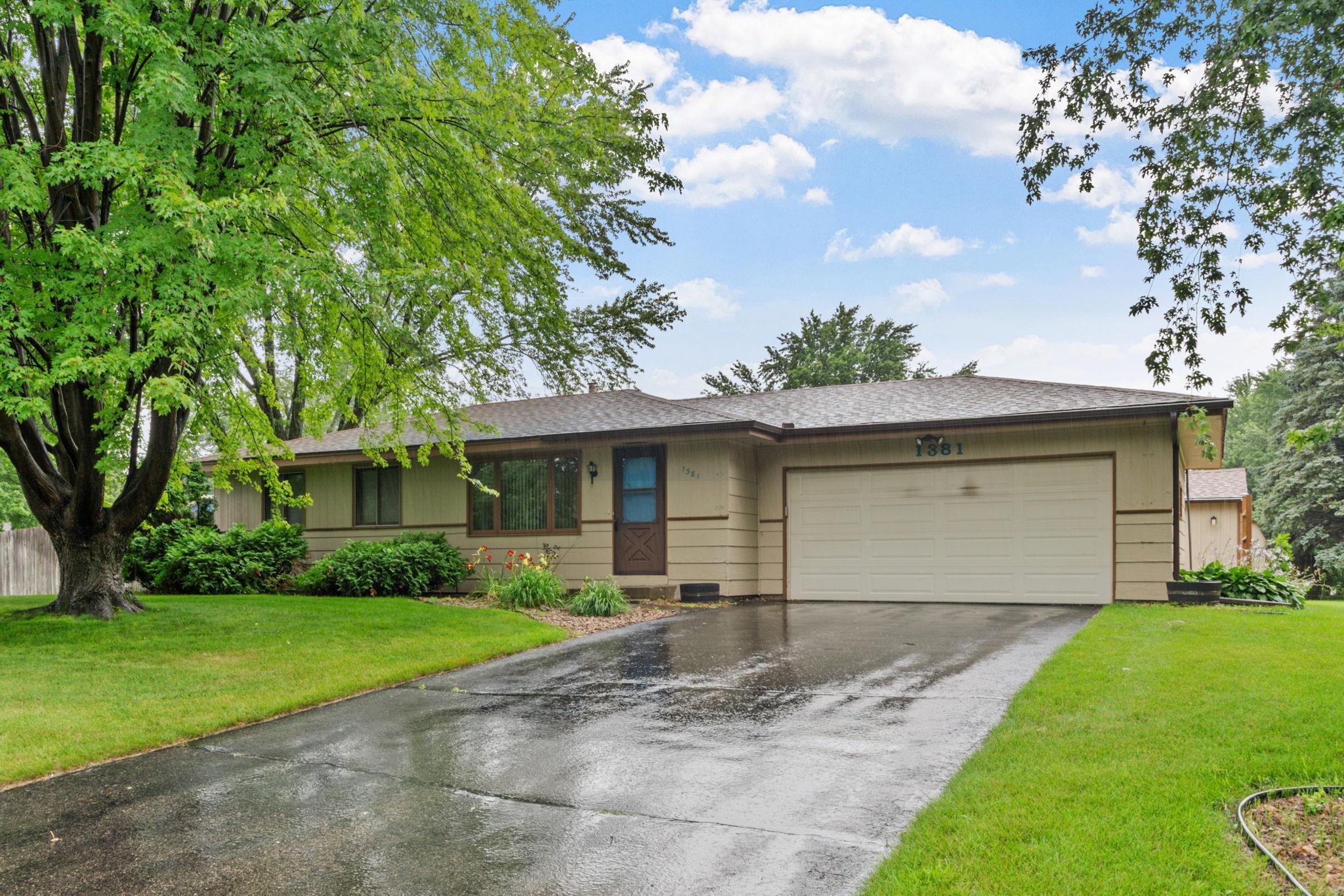 1381 Balsam Street E