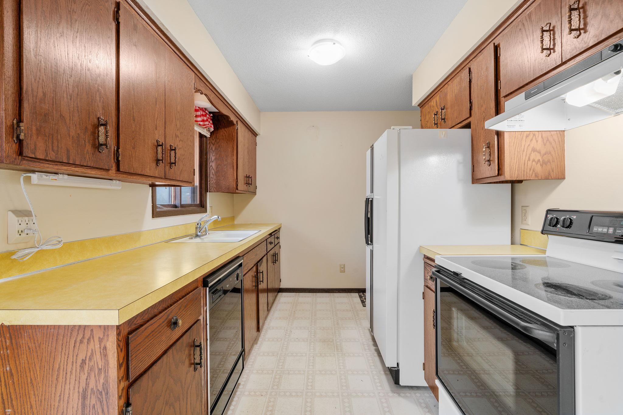 1381 Balsam Street E