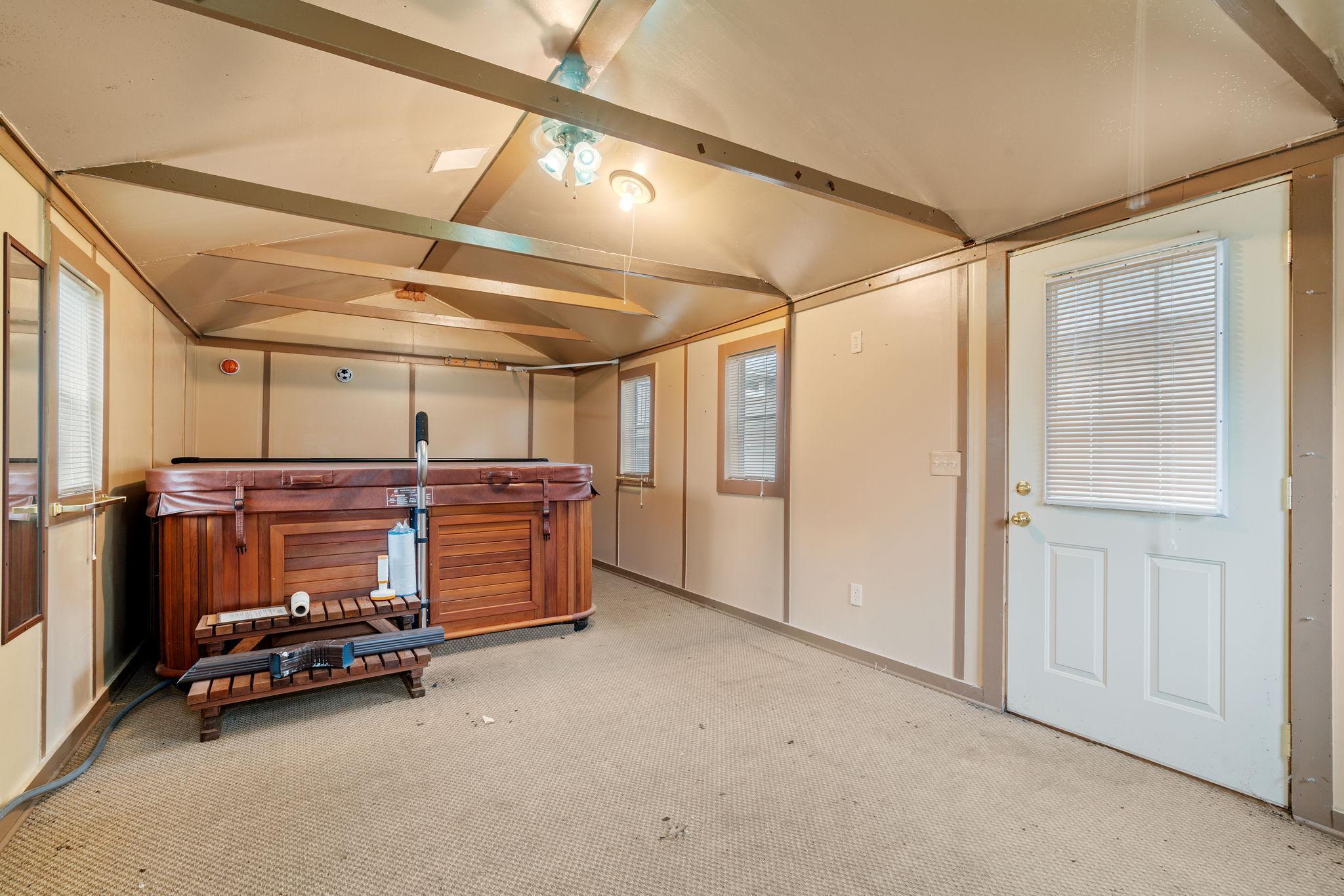 1381 Balsam Street E