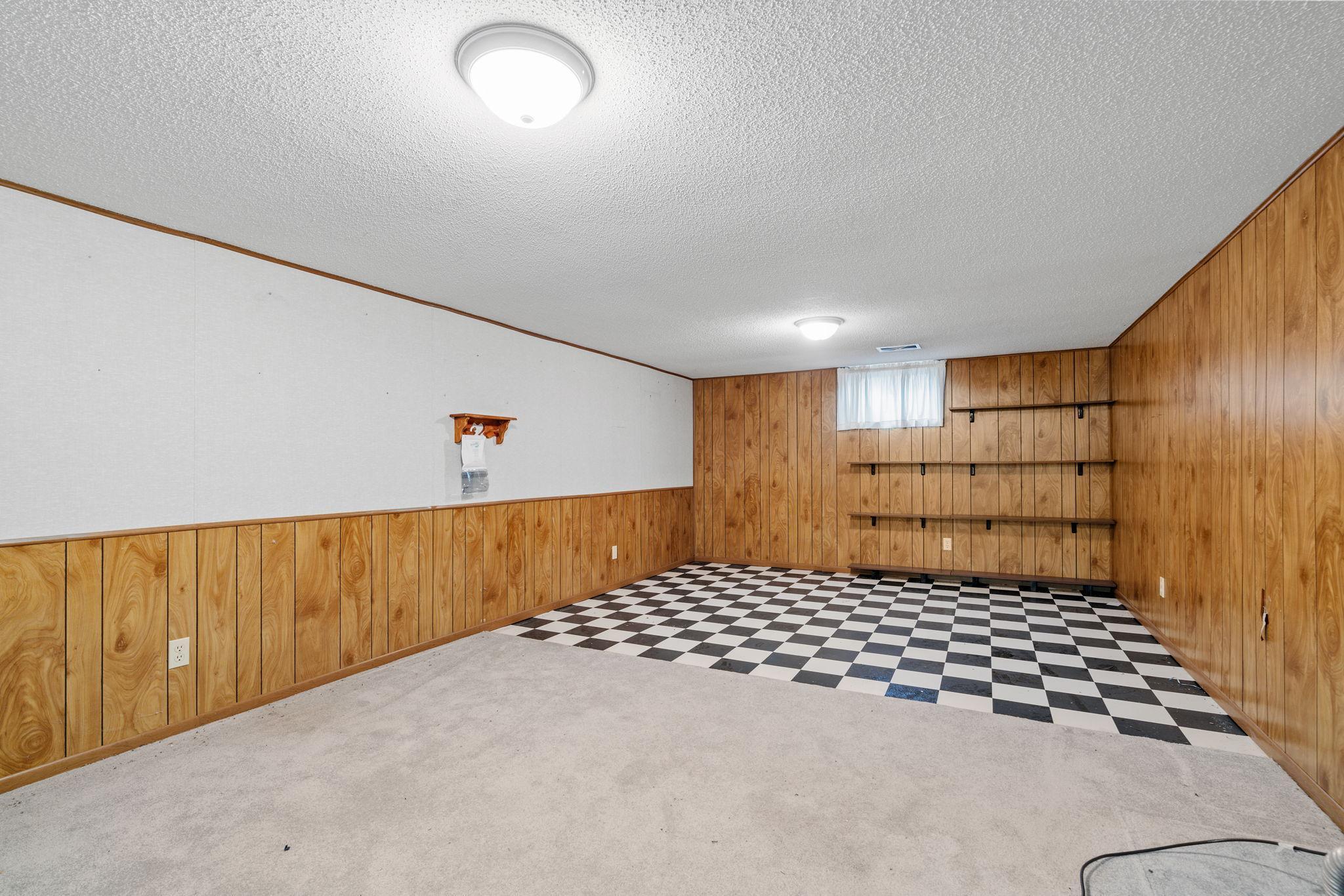 1381 Balsam Street E