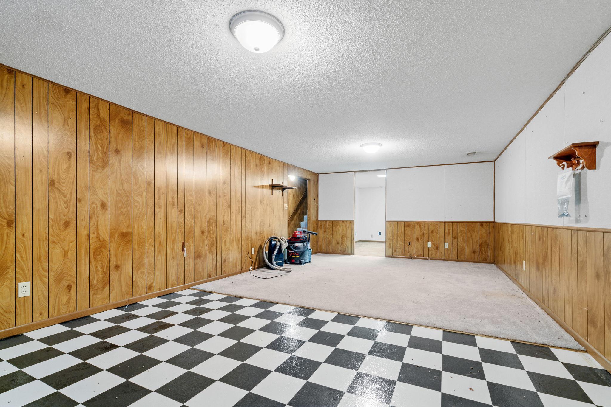 1381 Balsam Street E