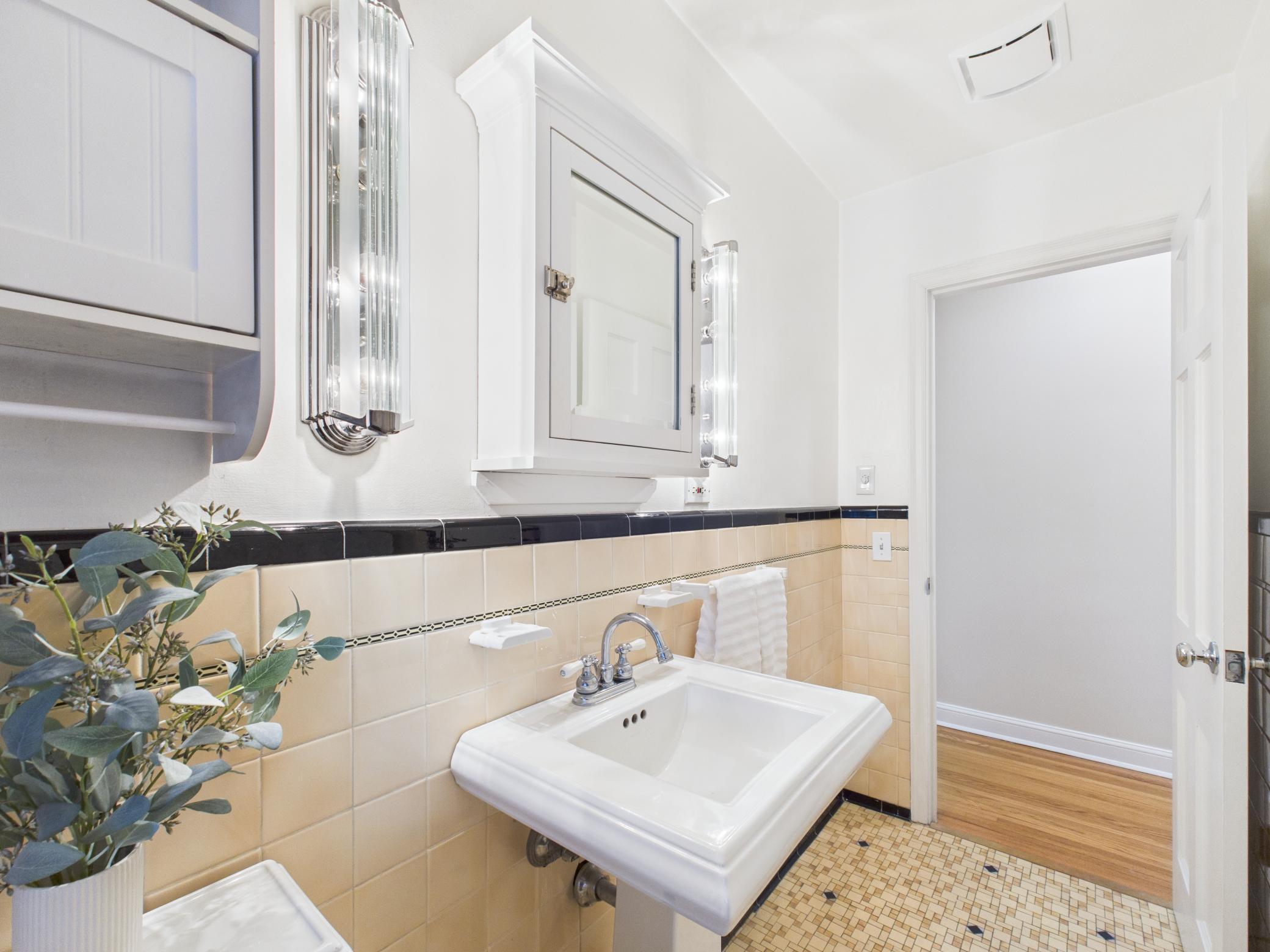 4534 Vallacher Avenue