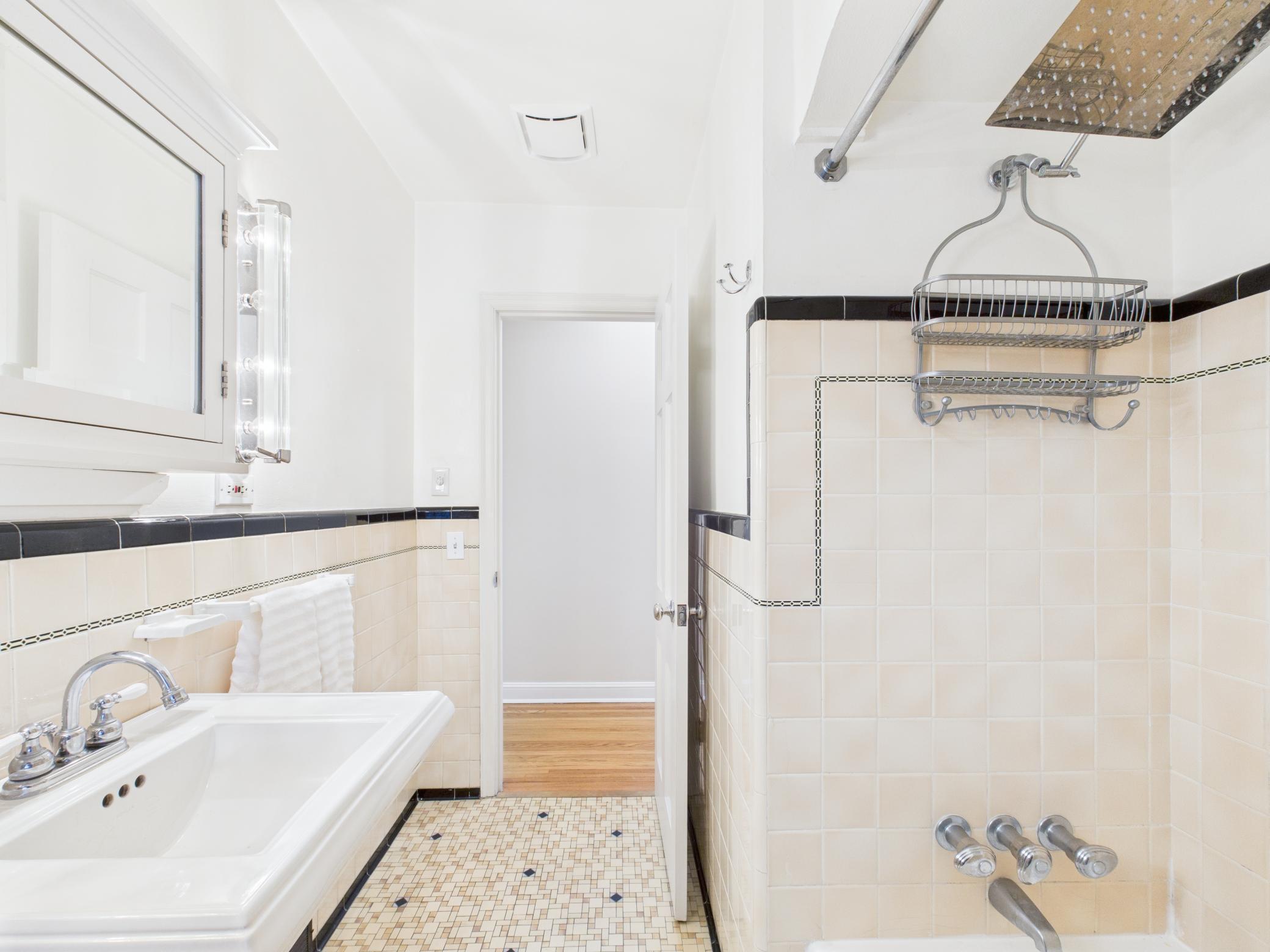 4534 Vallacher Avenue