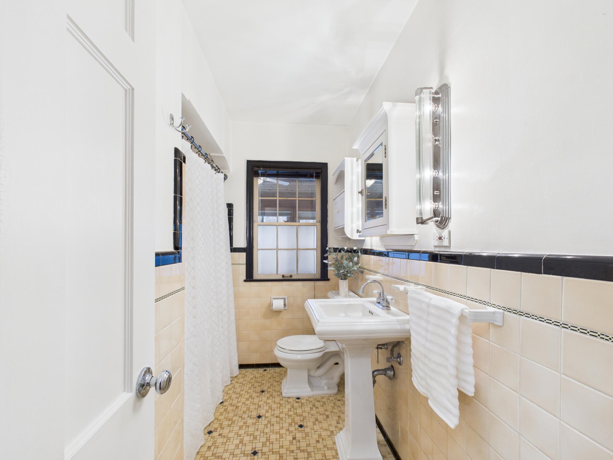 4534 Vallacher Avenue