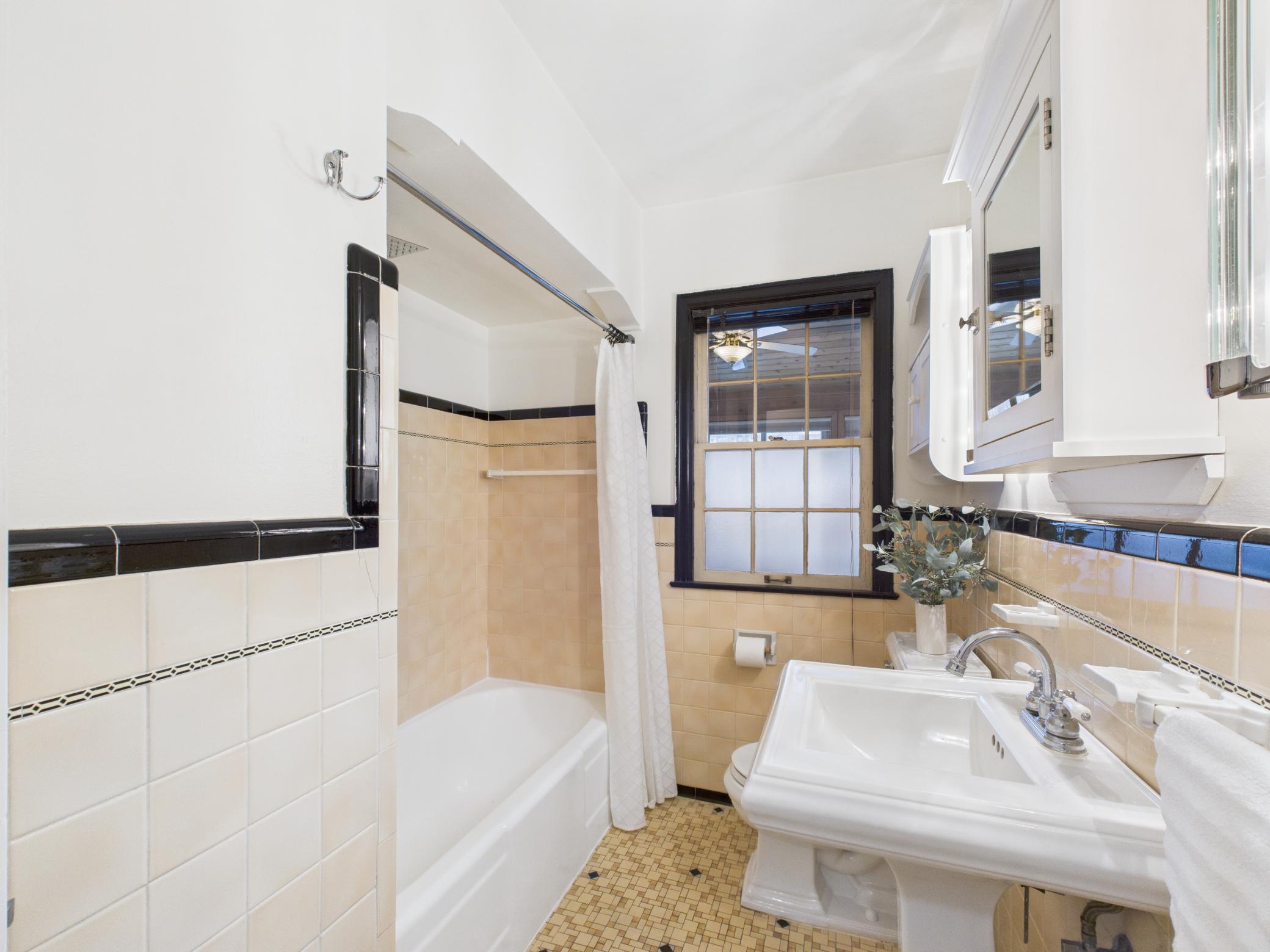 4534 Vallacher Avenue