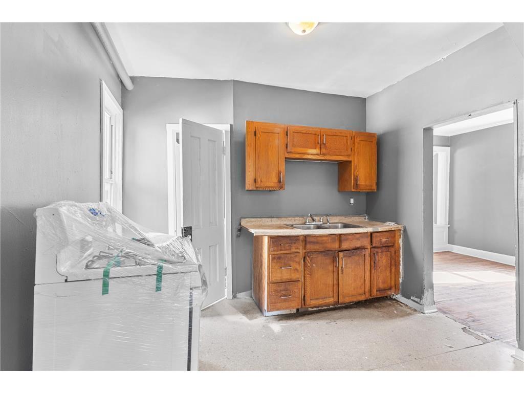 324 Van Buren Avenue