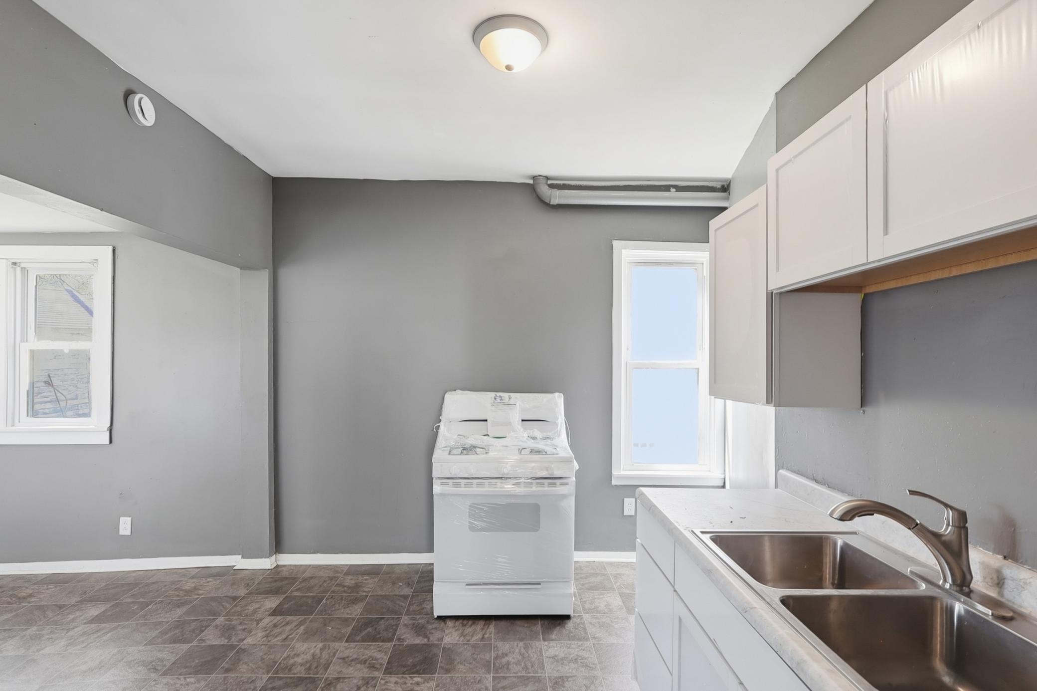 324 Van Buren Avenue