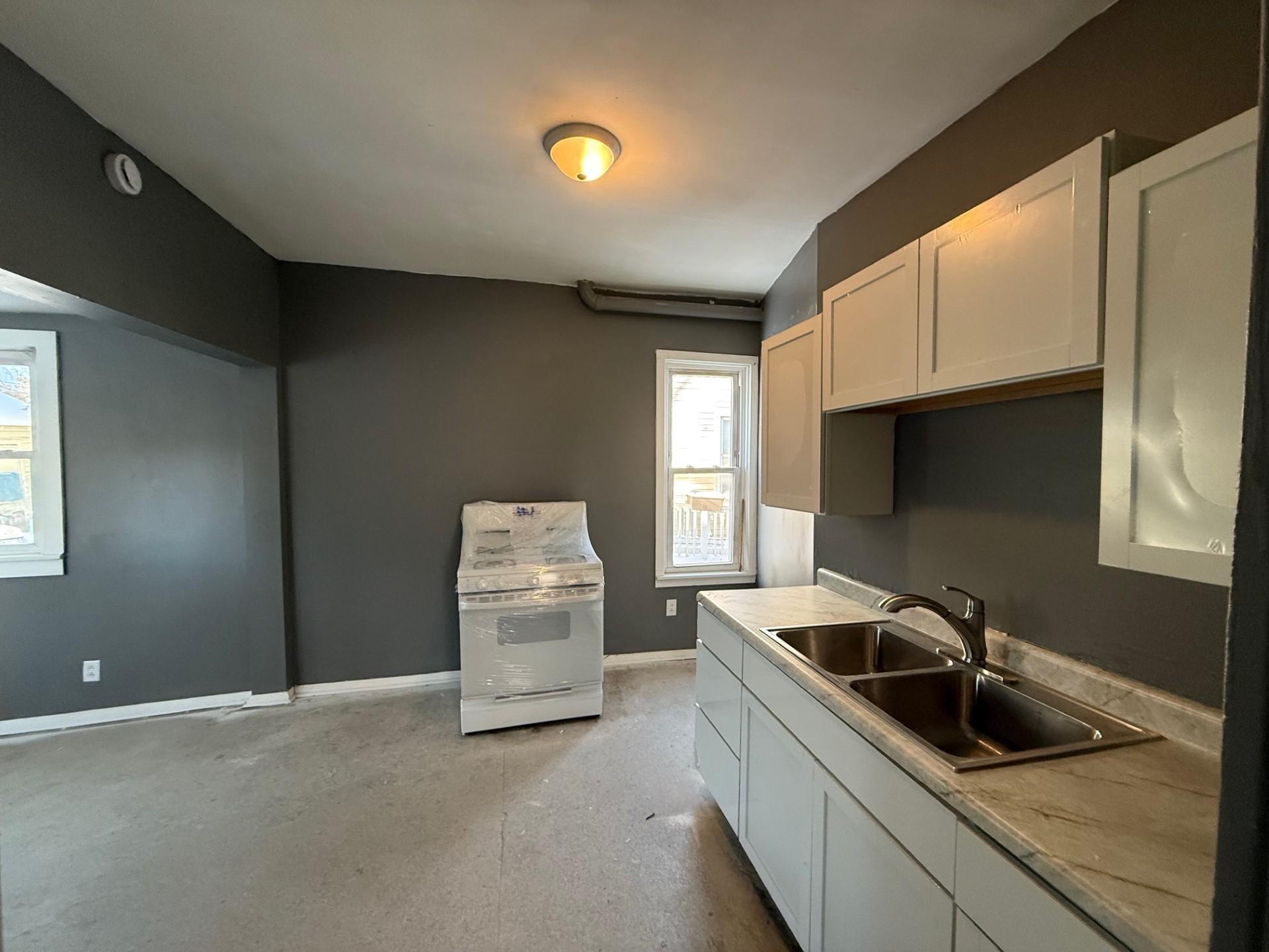 324 Van Buren Avenue