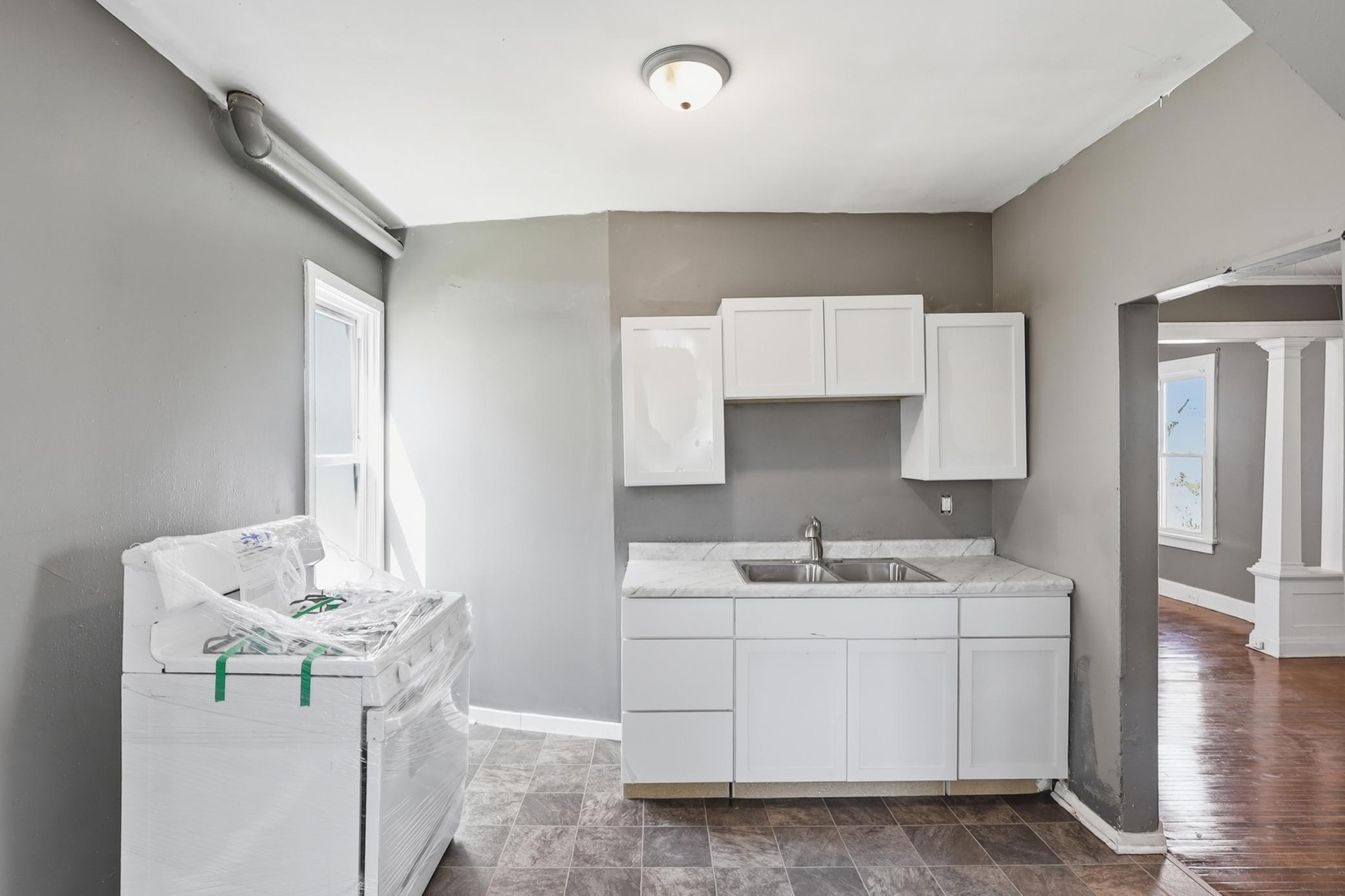 324 Van Buren Avenue