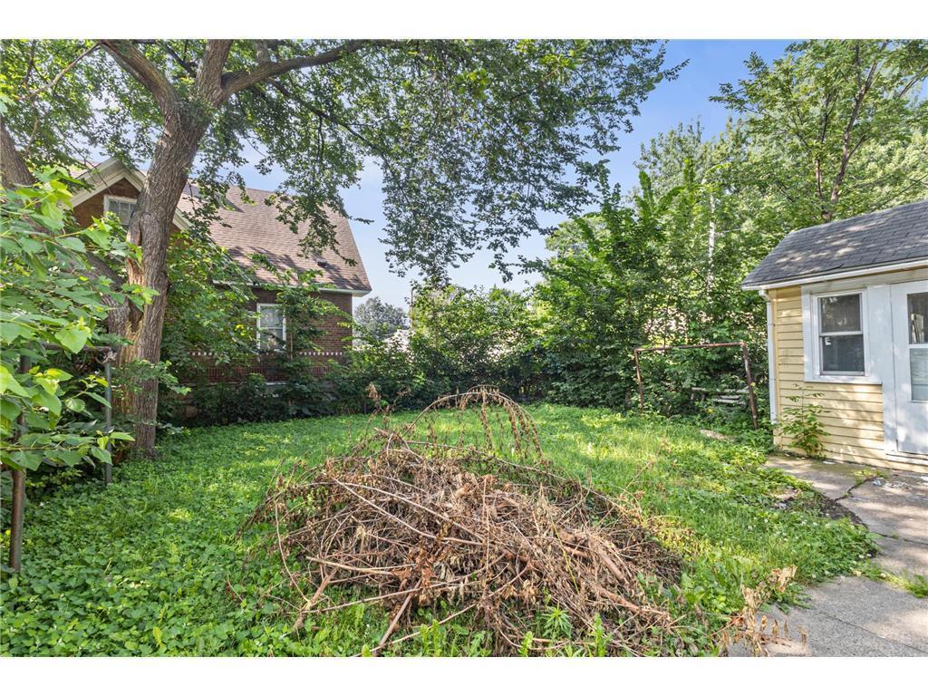 324 Van Buren Avenue