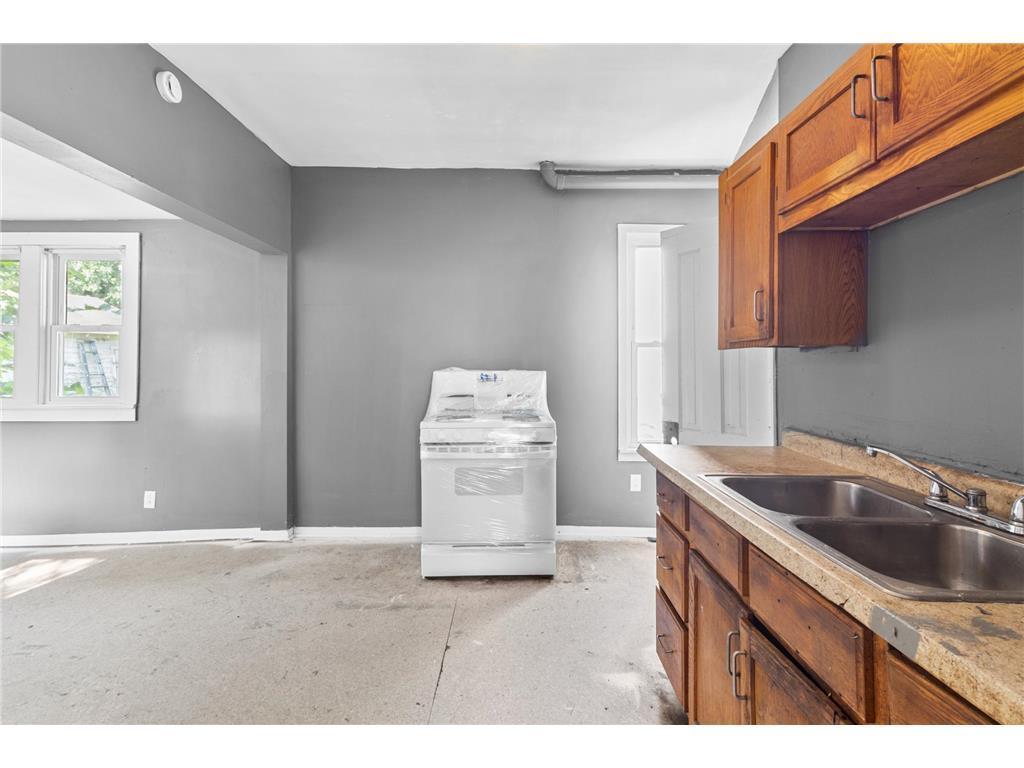 324 Van Buren Avenue