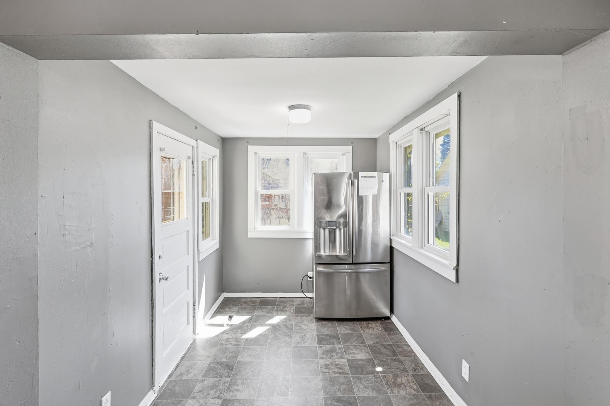 324 Van Buren Avenue