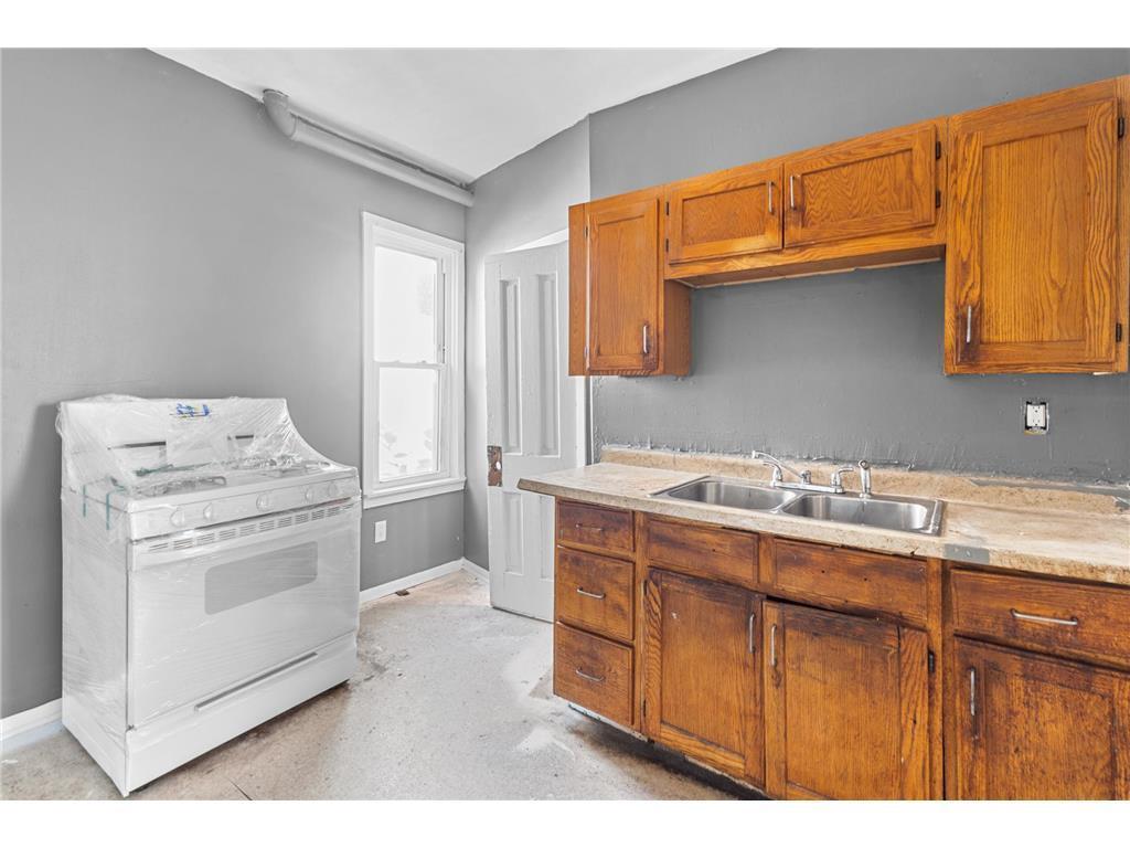 324 Van Buren Avenue