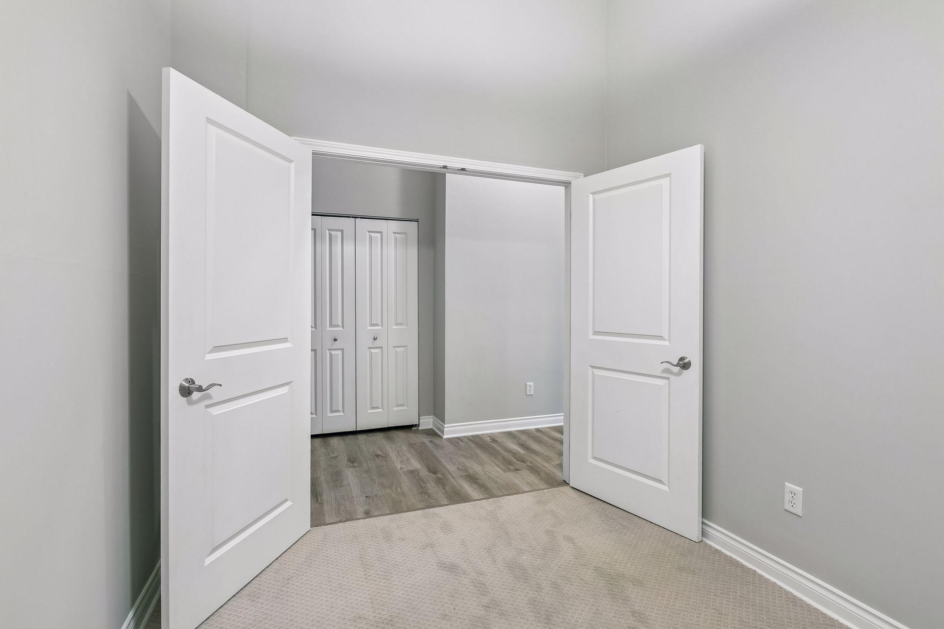 301 Clifton Avenue Unit: 1H