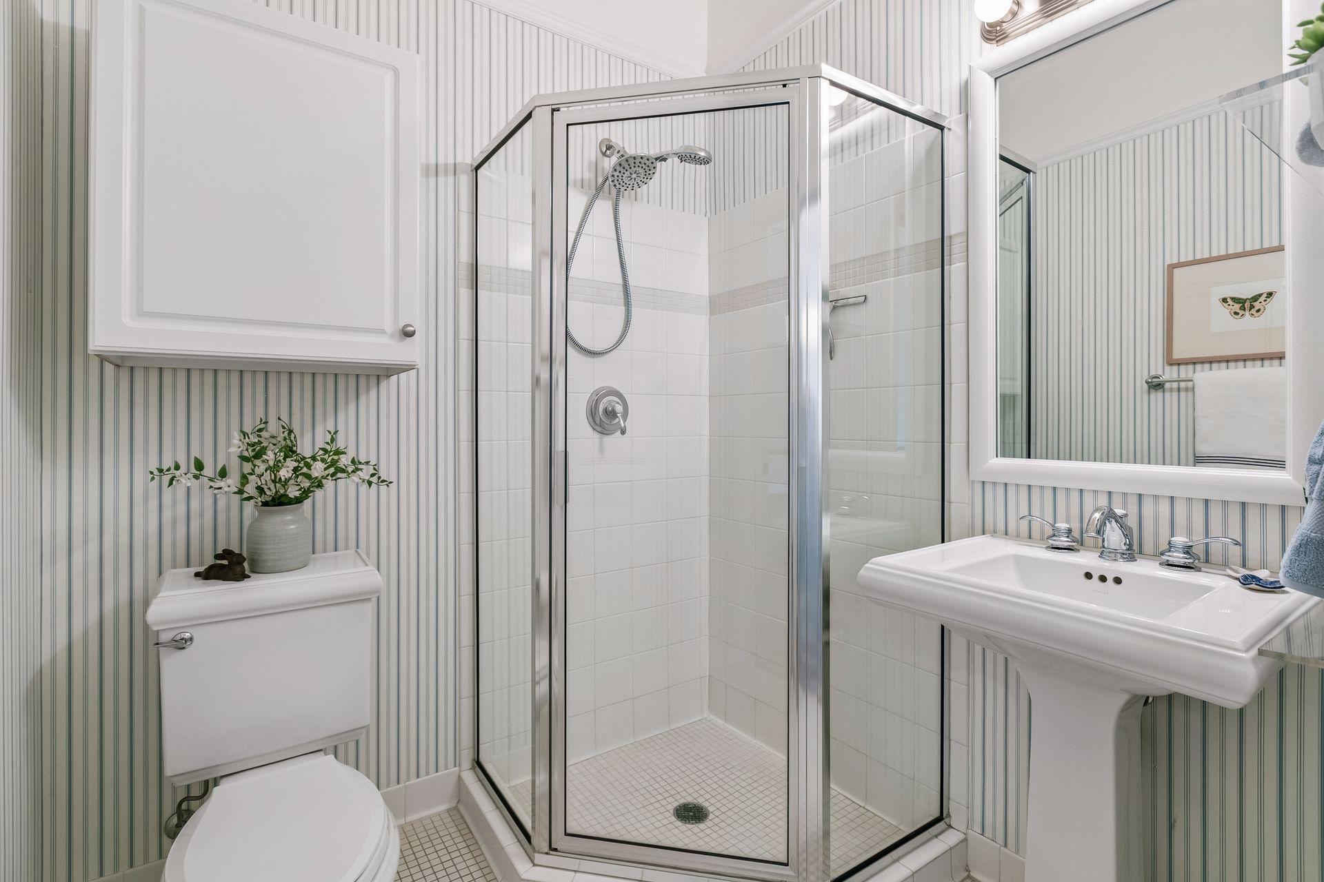 301 Clifton Avenue Unit: 1H