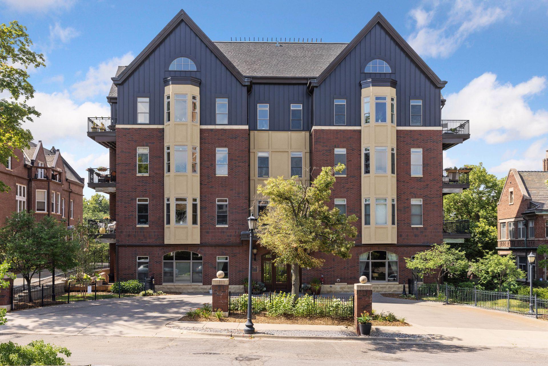 301 Clifton Avenue Unit: 1H