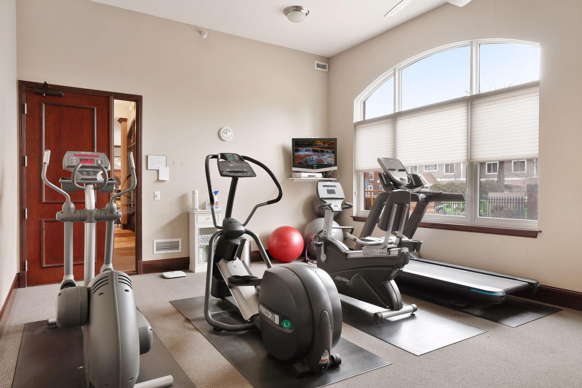 301 Clifton Avenue Unit: 1H