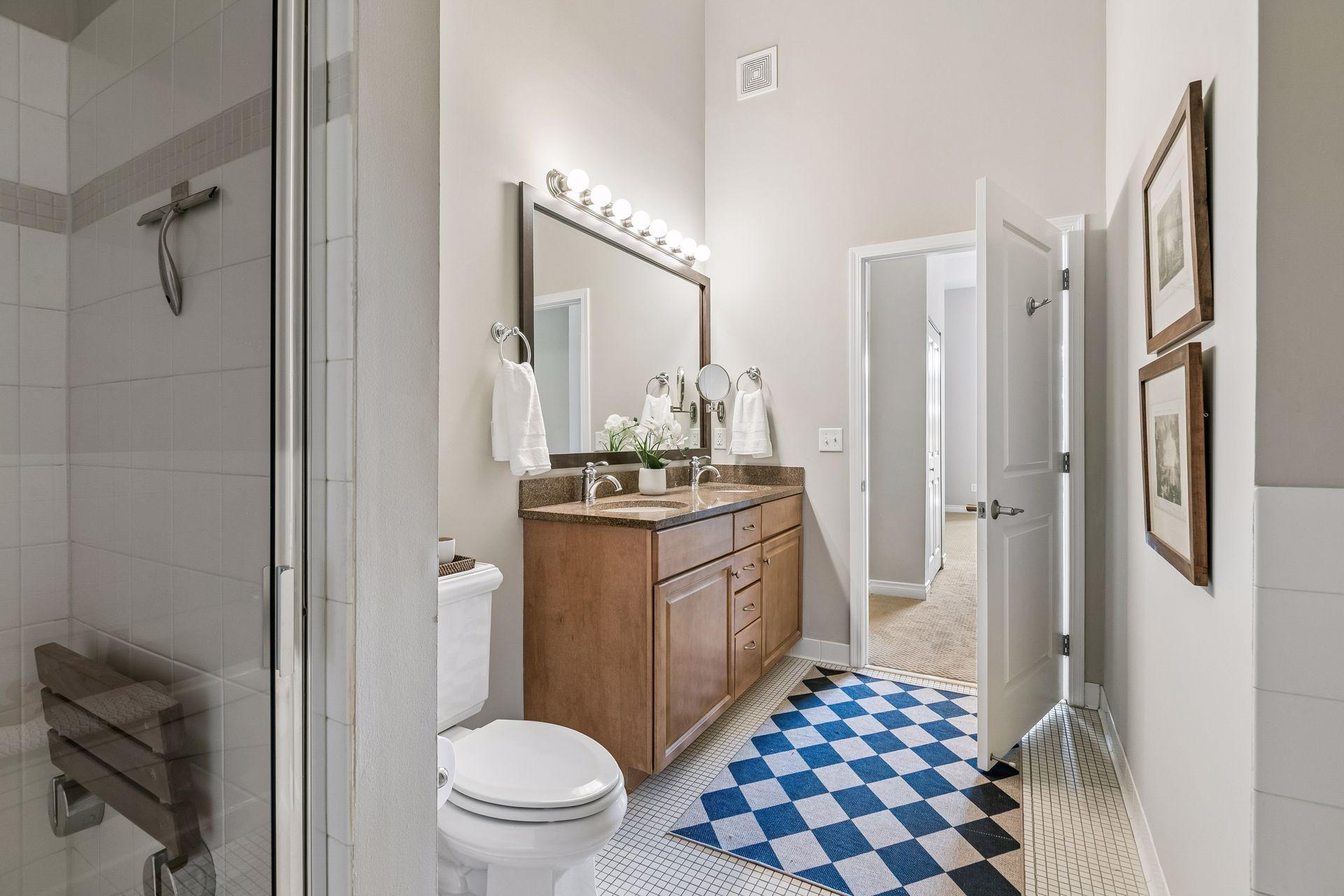 301 Clifton Avenue Unit: 1H