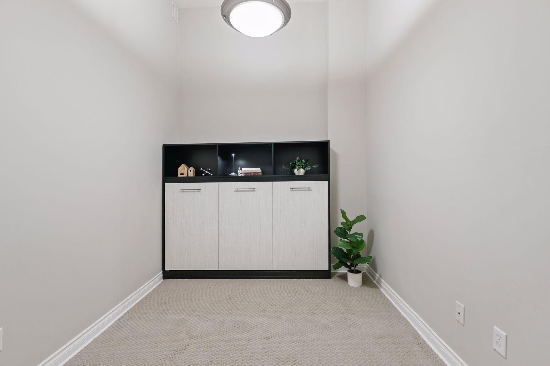 301 Clifton Avenue Unit: 1H