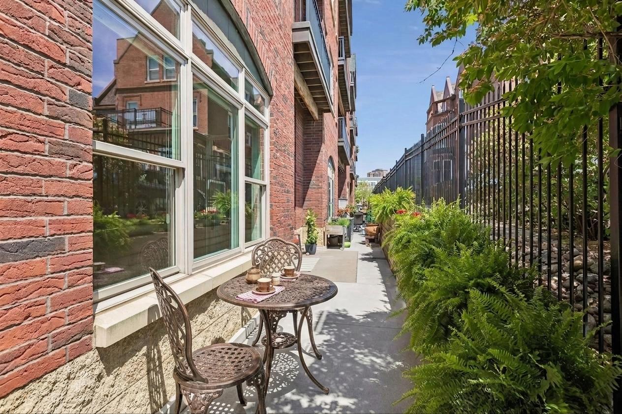 301 Clifton Avenue Unit: 1H