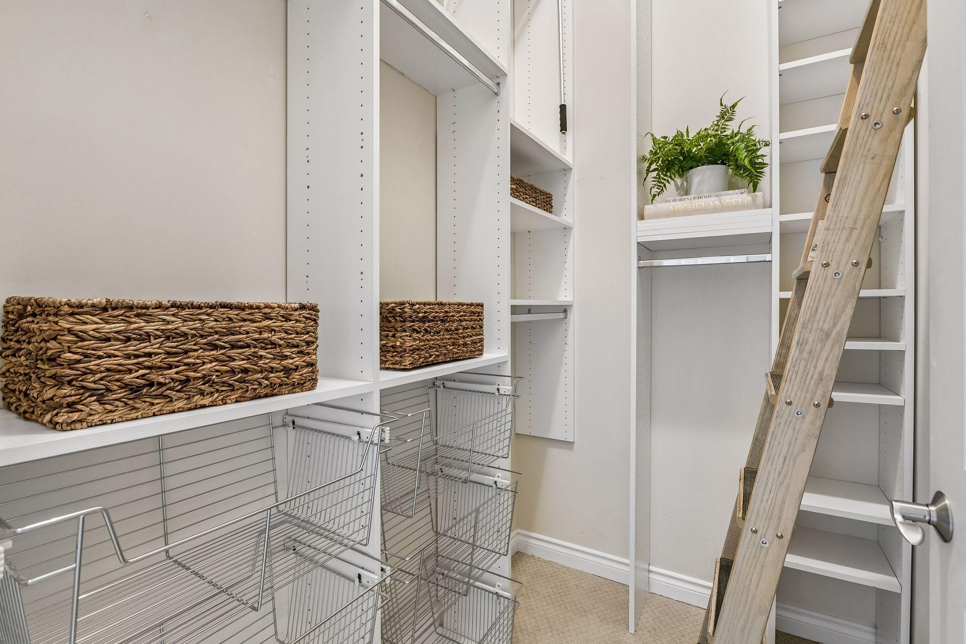 301 Clifton Avenue Unit: 1H