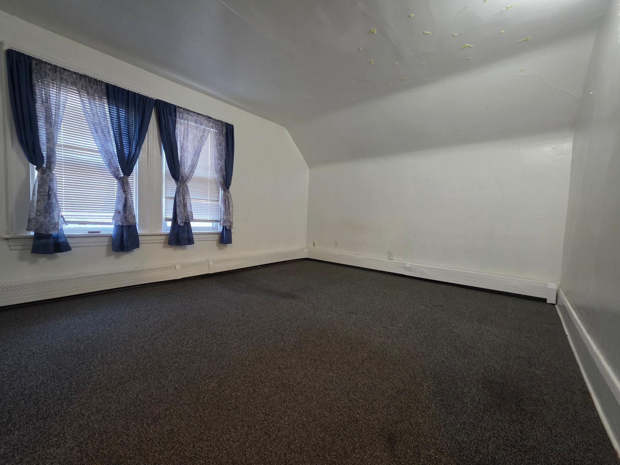 1123 6th Street E