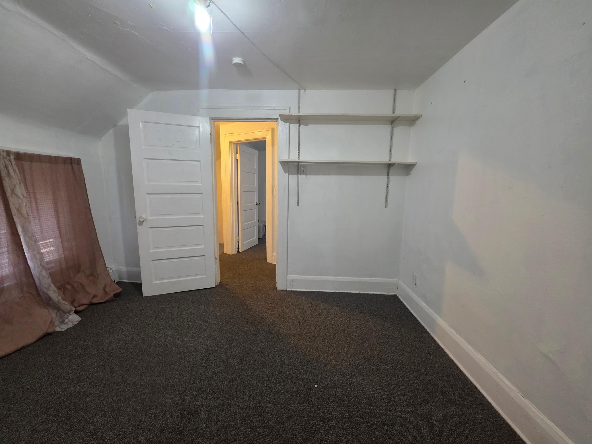 1123 6th Street E