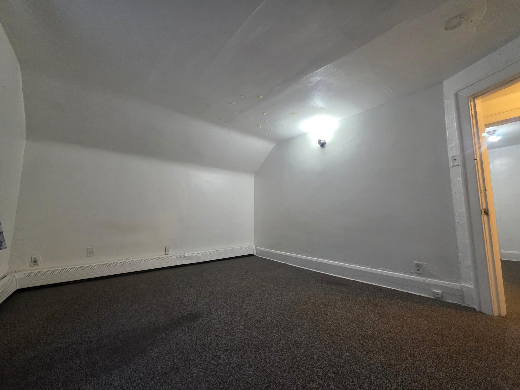 1123 6th Street E