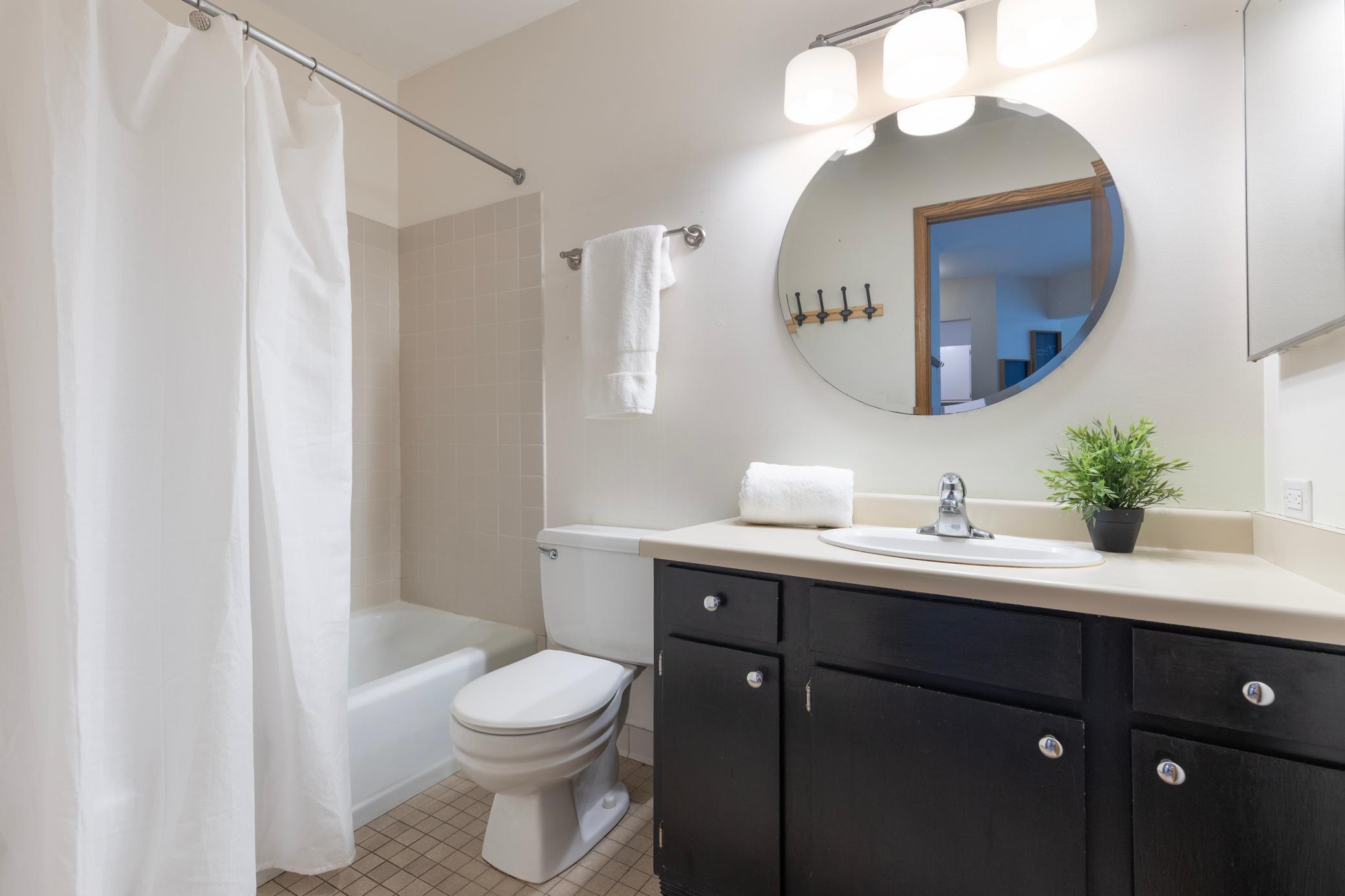 2425 E Franklin Avenue Unit: 205