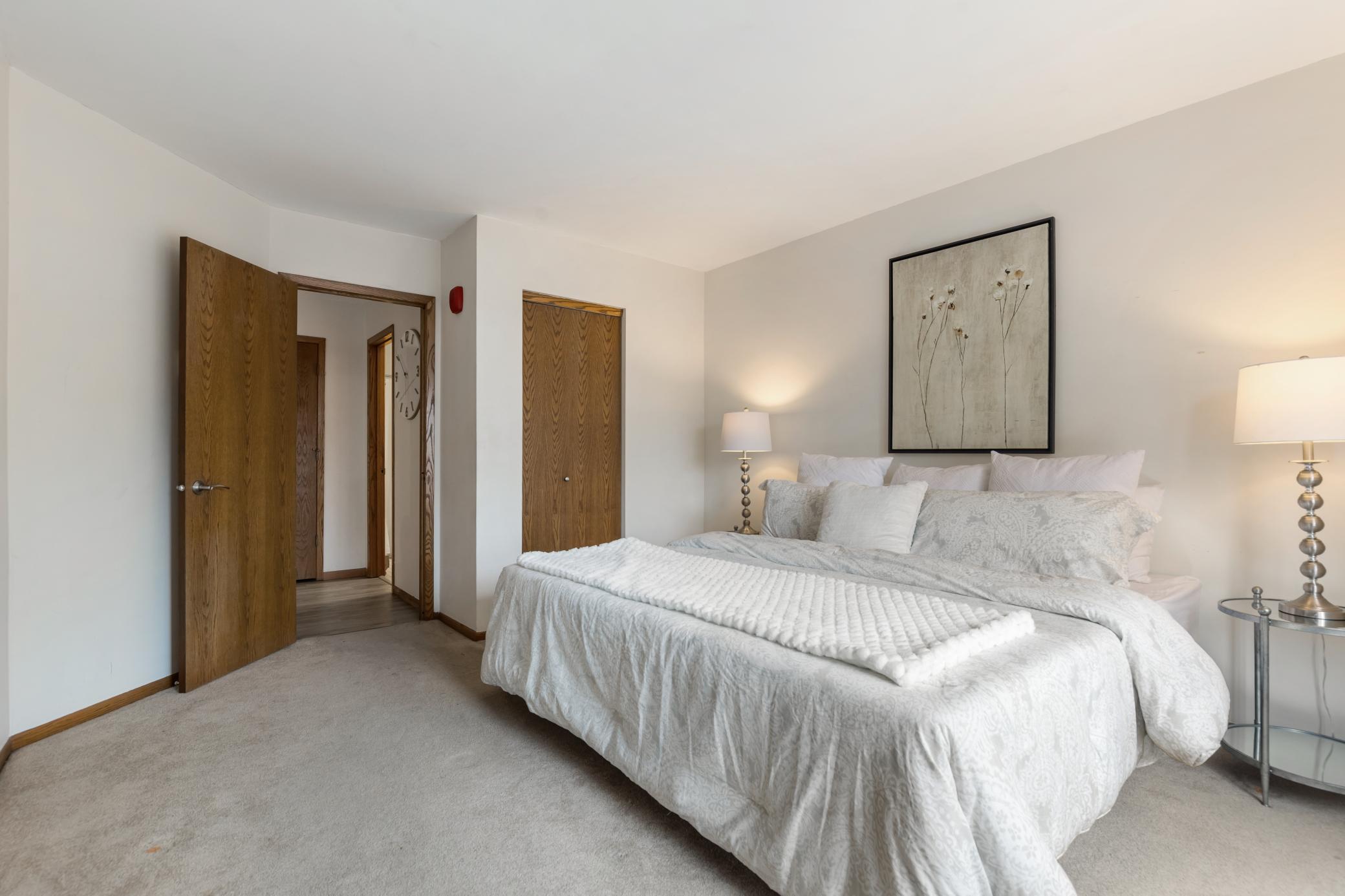 2425 E Franklin Avenue Unit: 205
