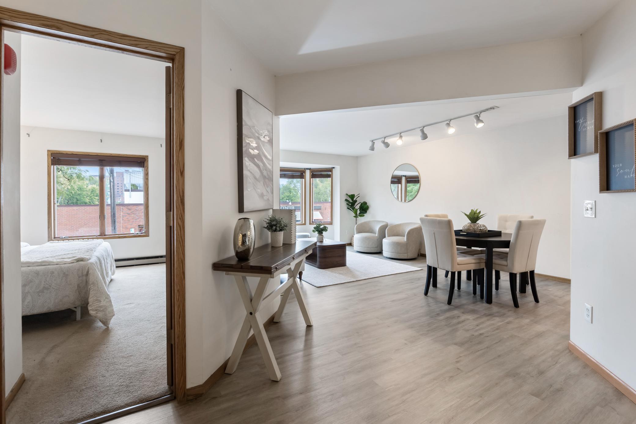 2425 E Franklin Avenue Unit: 205
