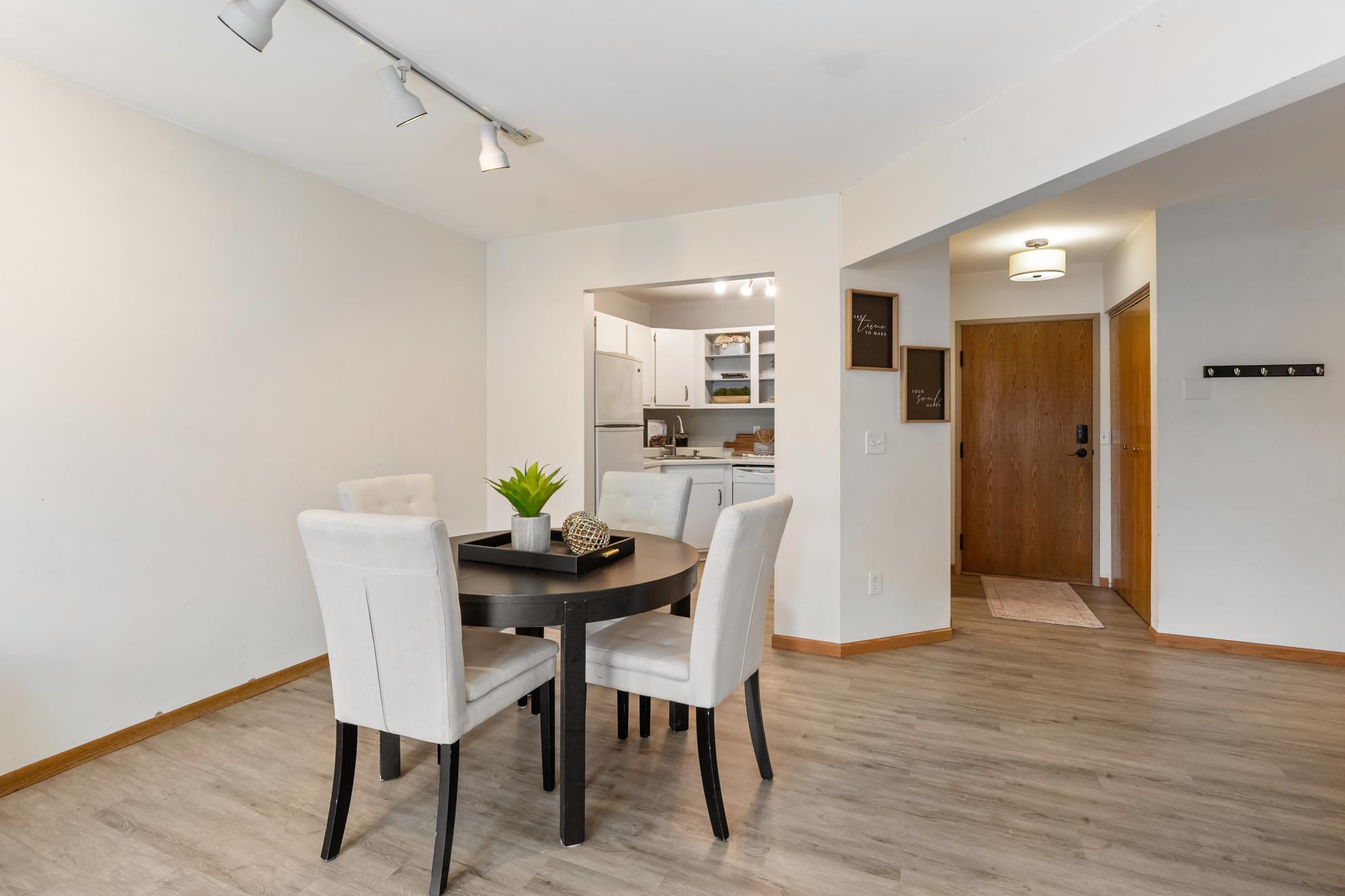 2425 E Franklin Avenue Unit: 205
