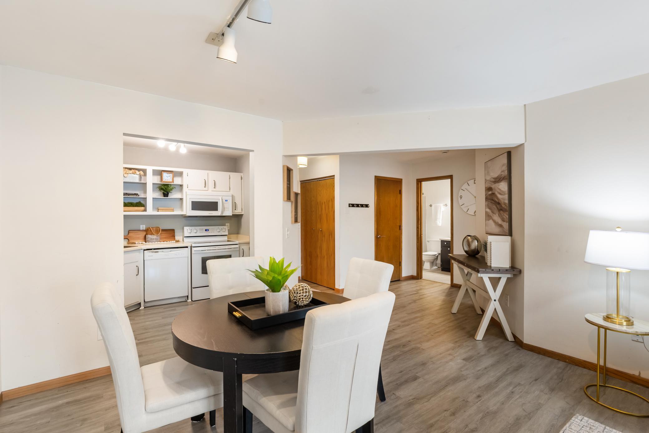 2425 E Franklin Avenue Unit: 205