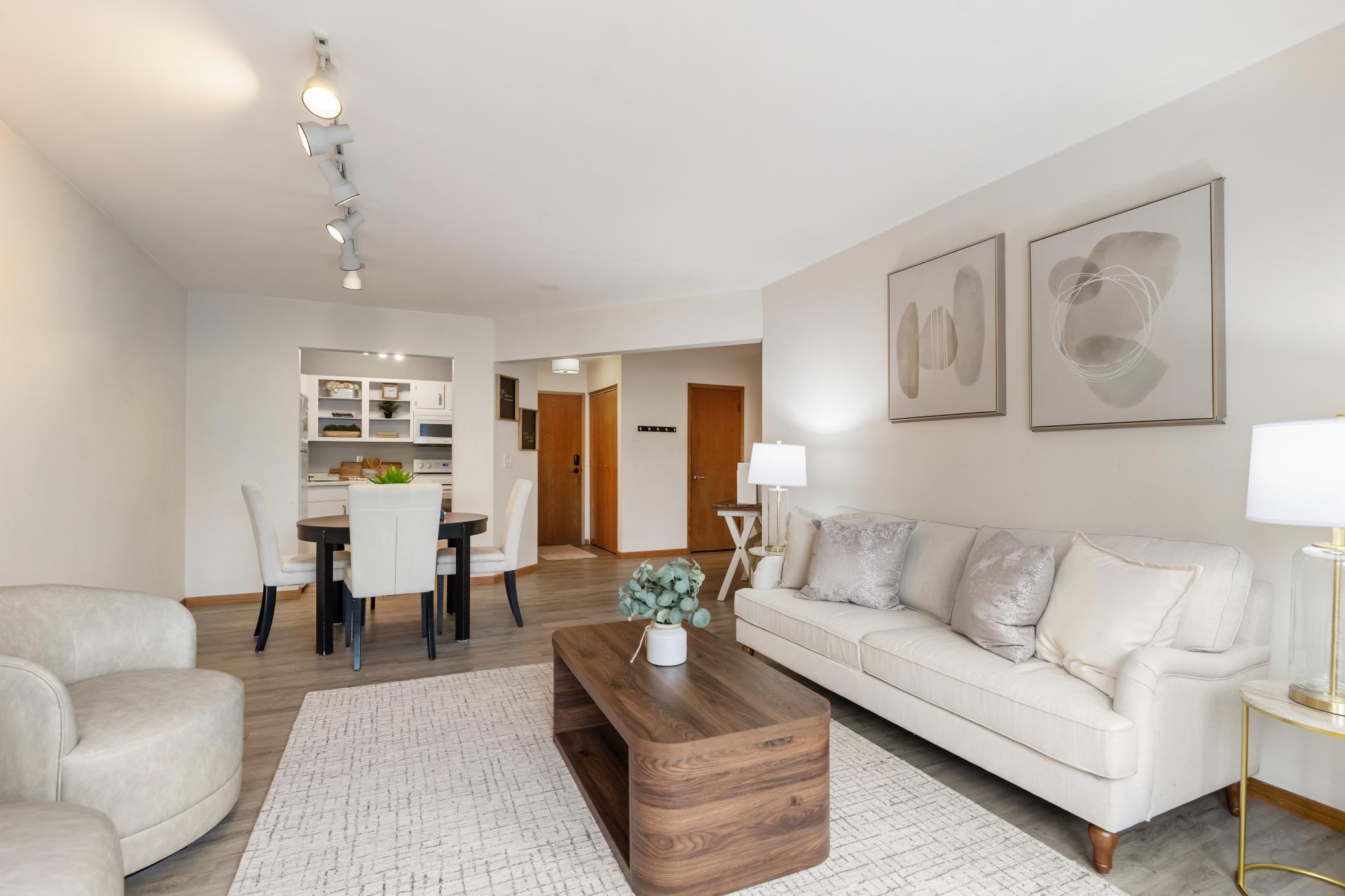 2425 E Franklin Avenue Unit: 205