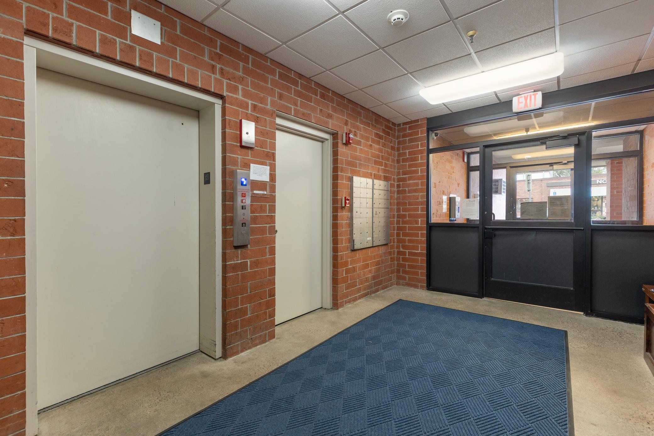 2425 E Franklin Avenue Unit: 205