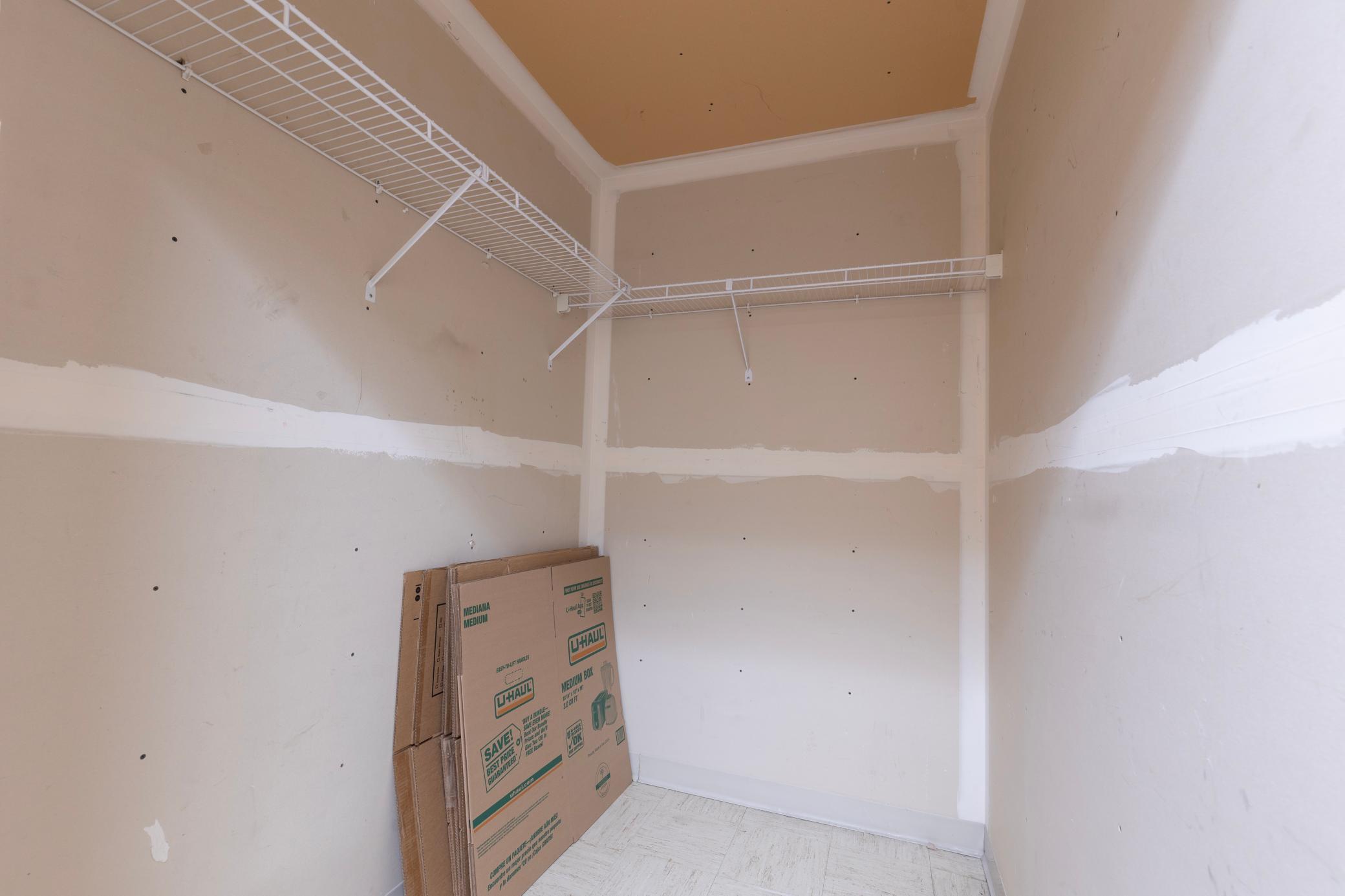 2425 E Franklin Avenue Unit: 205