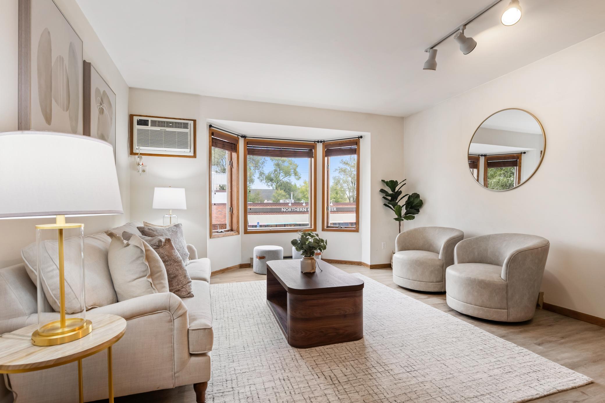 2425 E Franklin Avenue Unit: 205