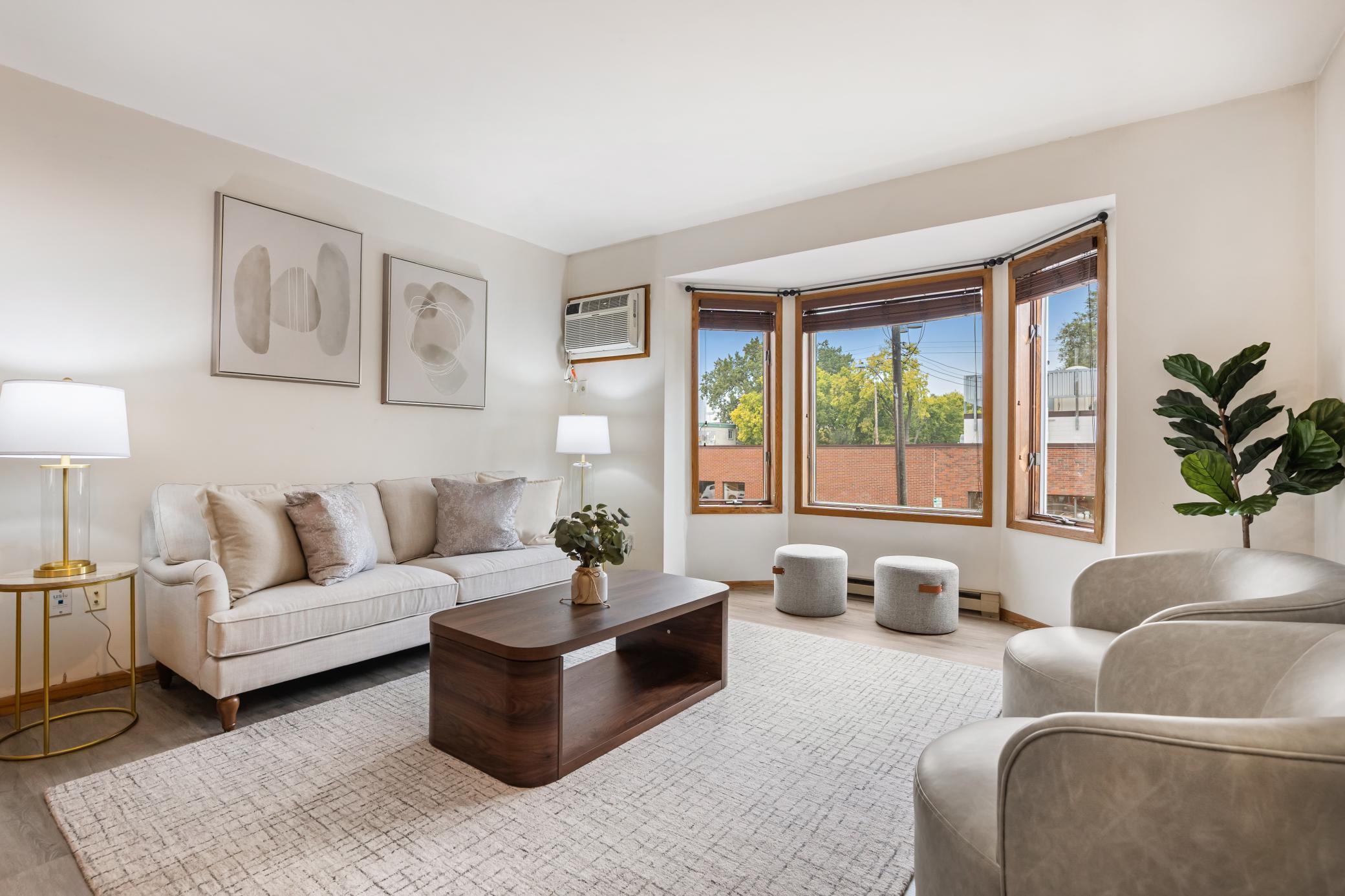 2425 E Franklin Avenue Unit: 205