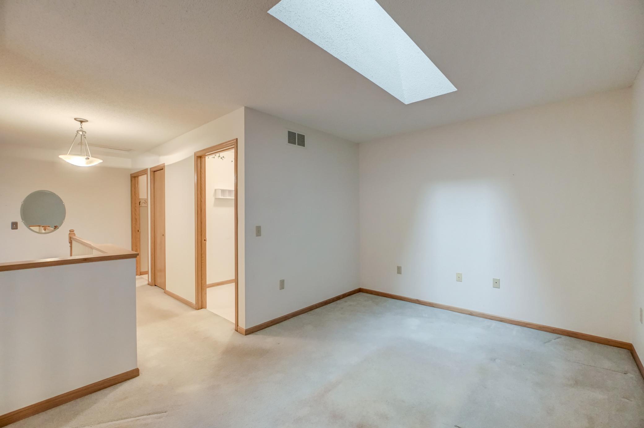 2405 Oakridge Circle