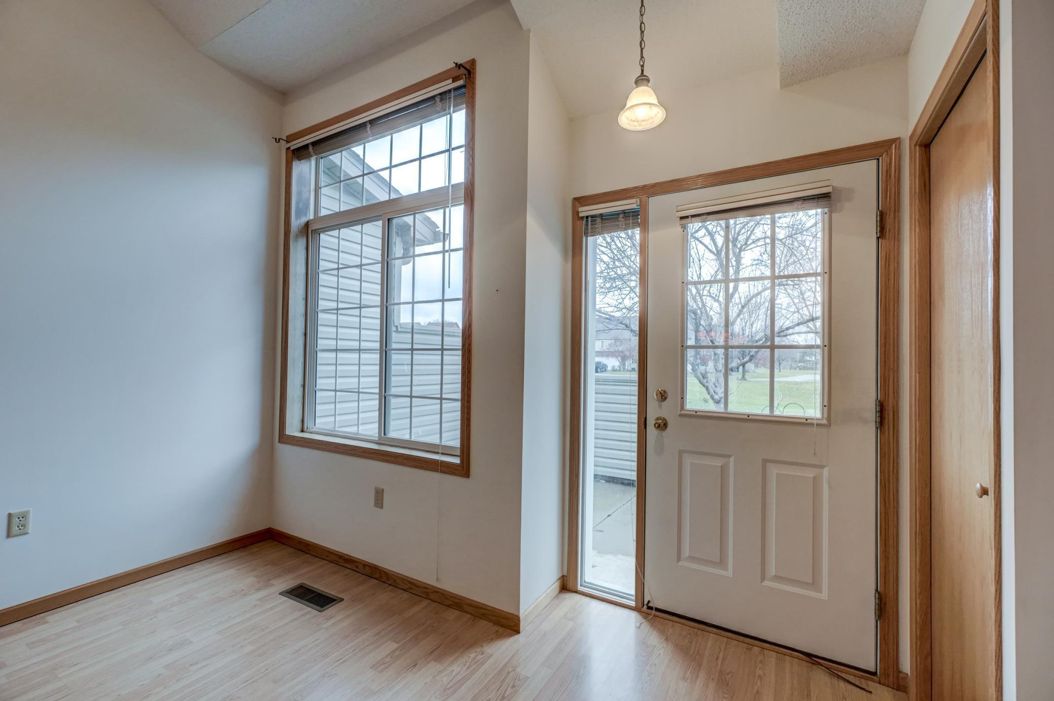 2405 Oakridge Circle