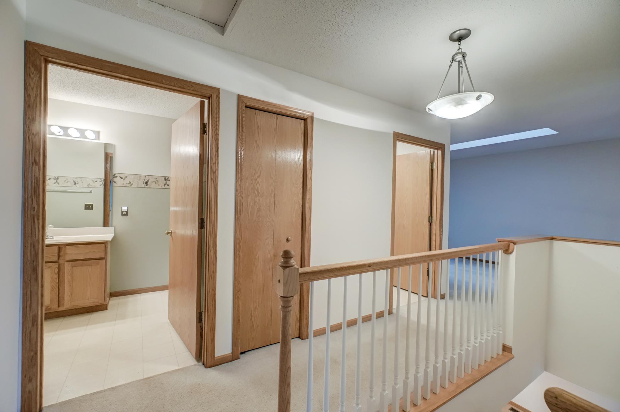 2405 Oakridge Circle