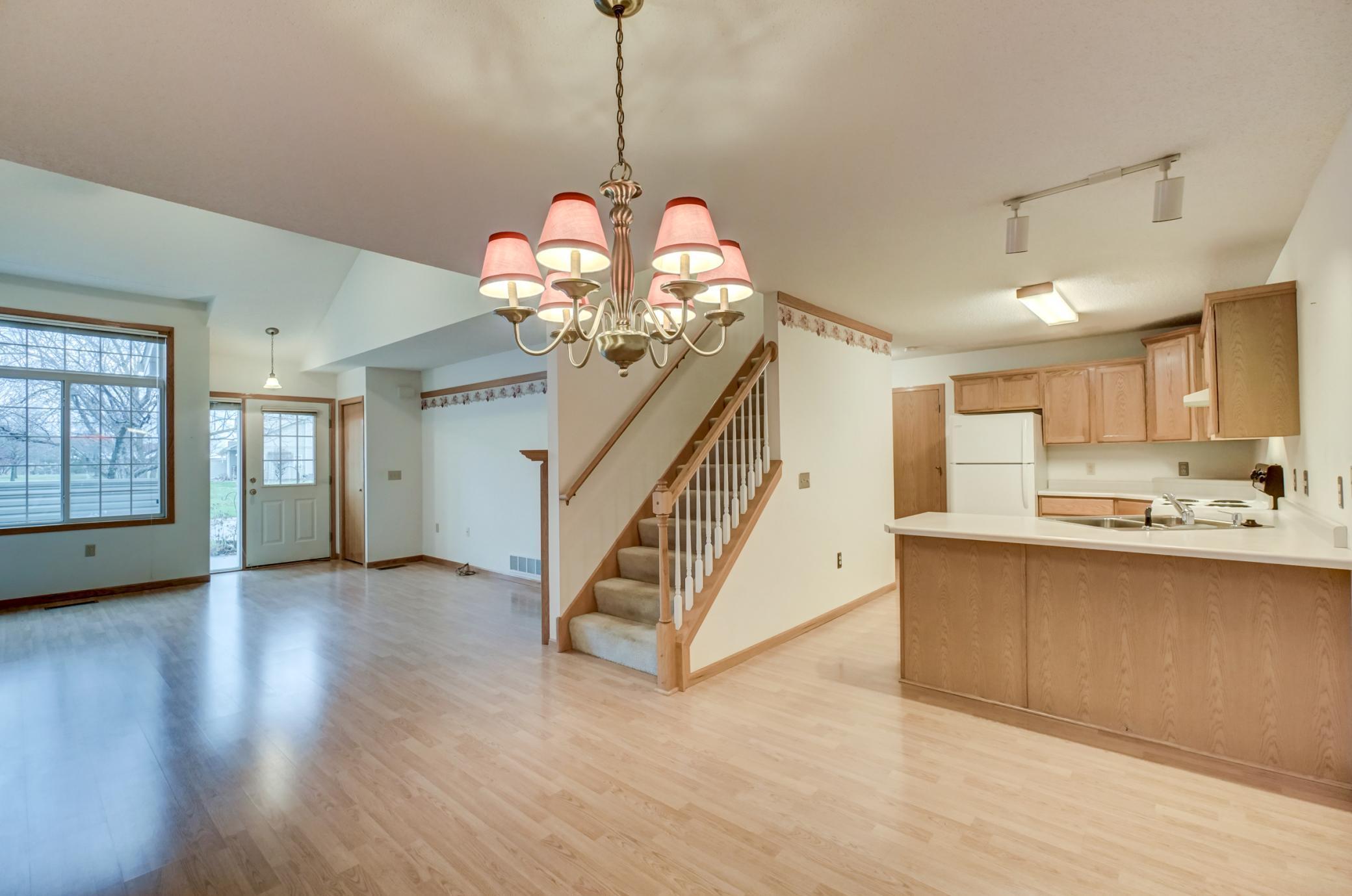 2405 Oakridge Circle