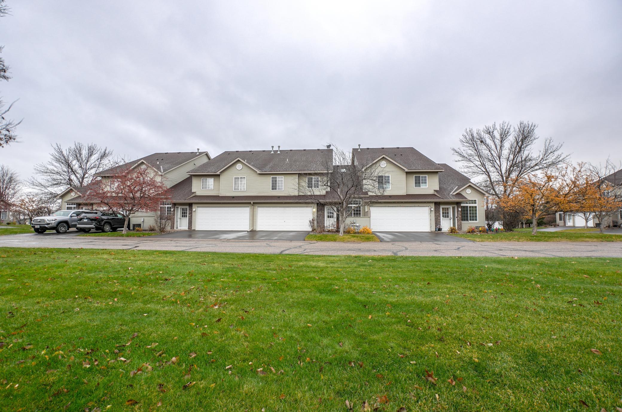 2405 Oakridge Circle