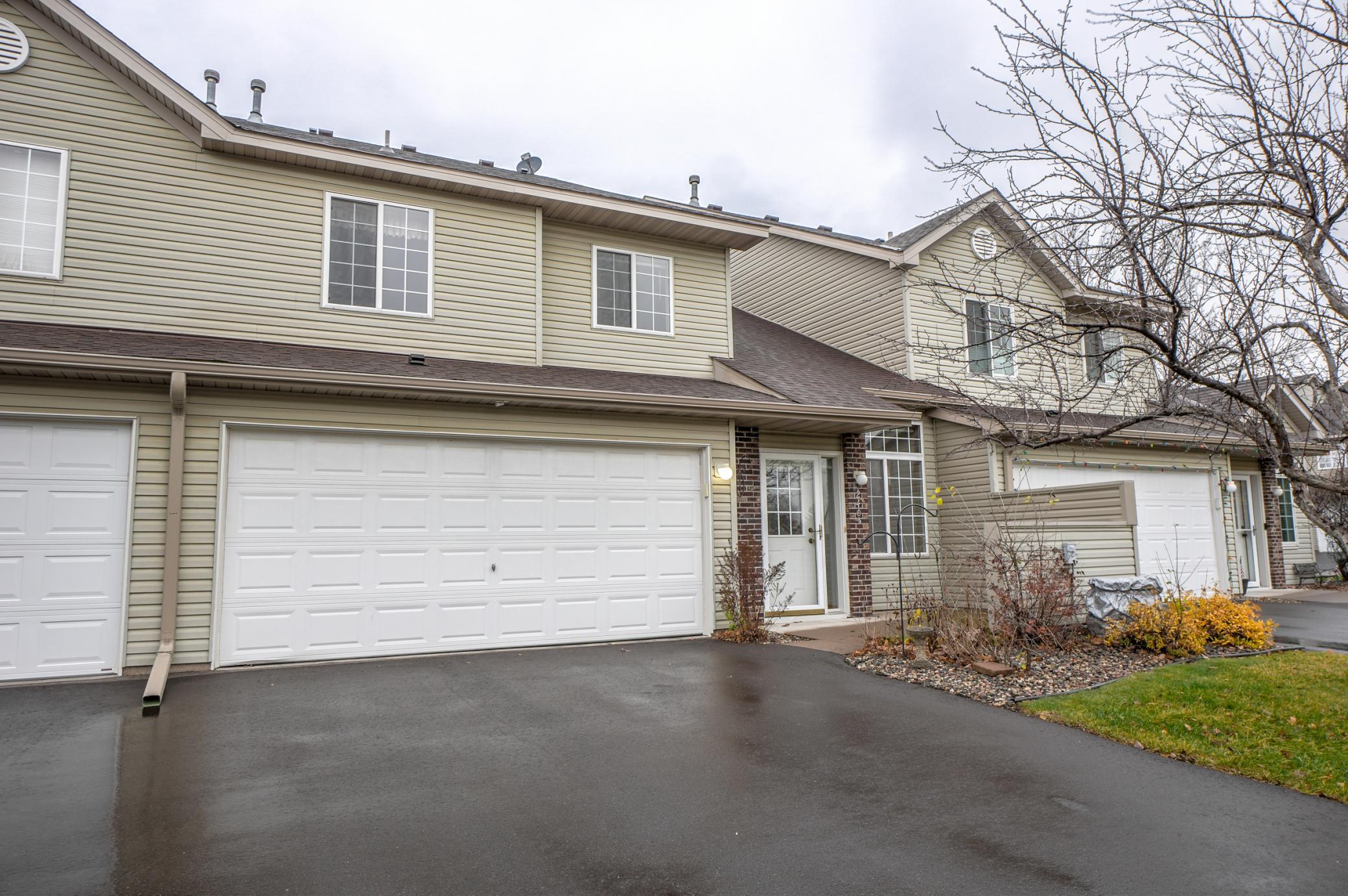 2405 Oakridge Circle
