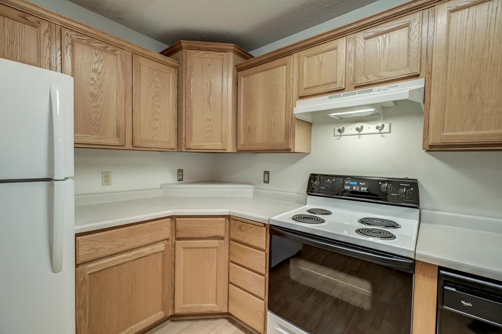 2405 Oakridge Circle