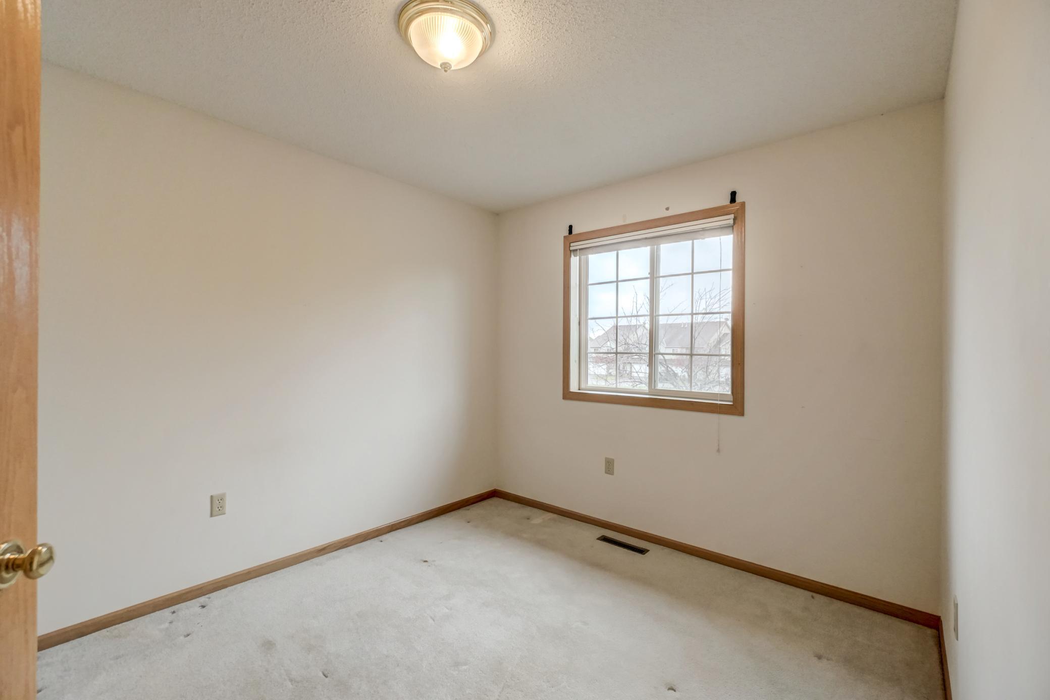 2405 Oakridge Circle