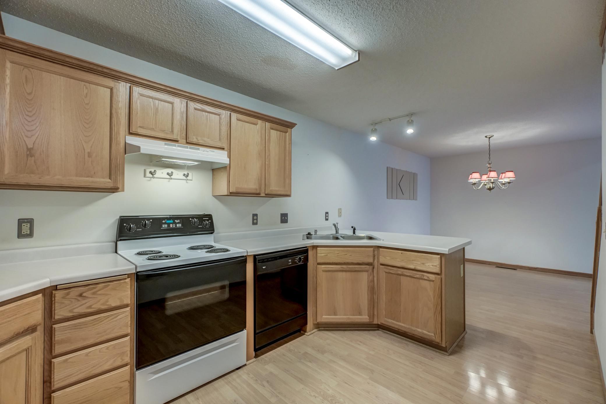 2405 Oakridge Circle