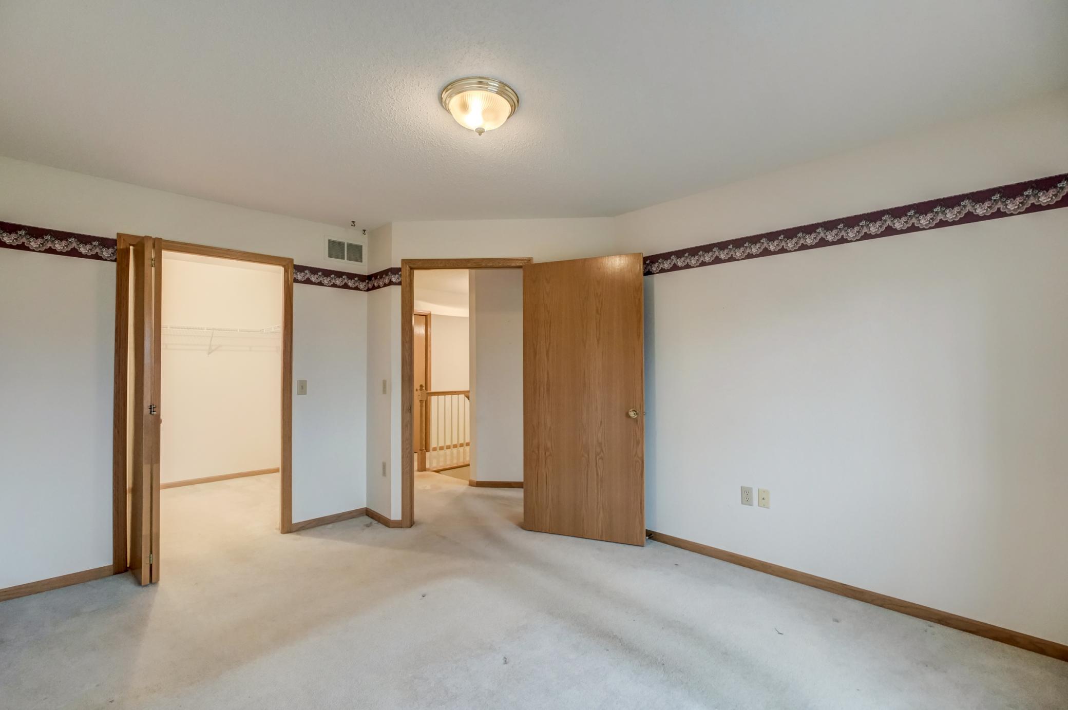 2405 Oakridge Circle